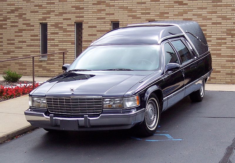 800px-Cadillac_Fleetwood_hearse_1990s.jpg